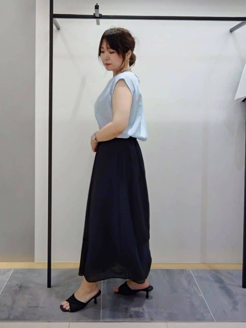 TOMOMIさんの「INDIVI｜【軽く羽織れる/洗える】ジャケット風カーディガン」を使ったコーディネート