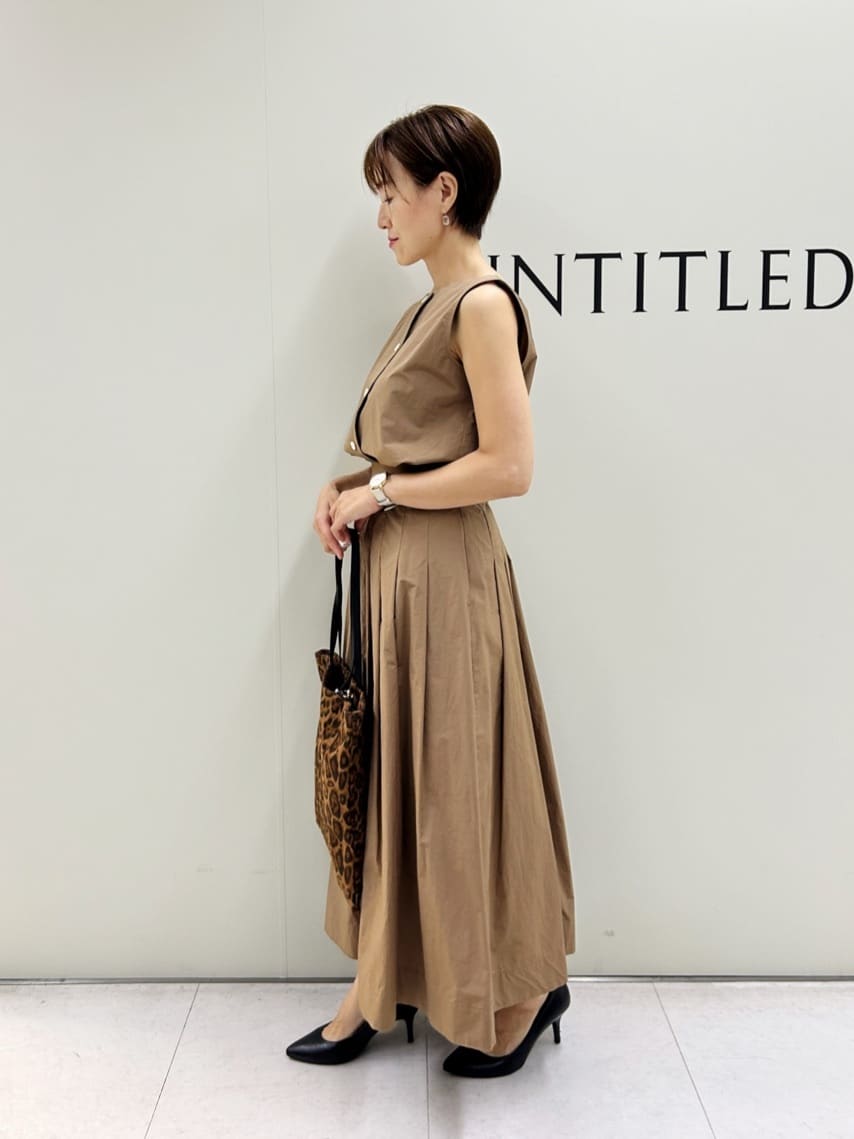 Mikiさんの「UNTITLED｜【2WAY/セットアップ可/ノースリーブ/前ボタン】ファブリカブラウス」を使ったコーディネート