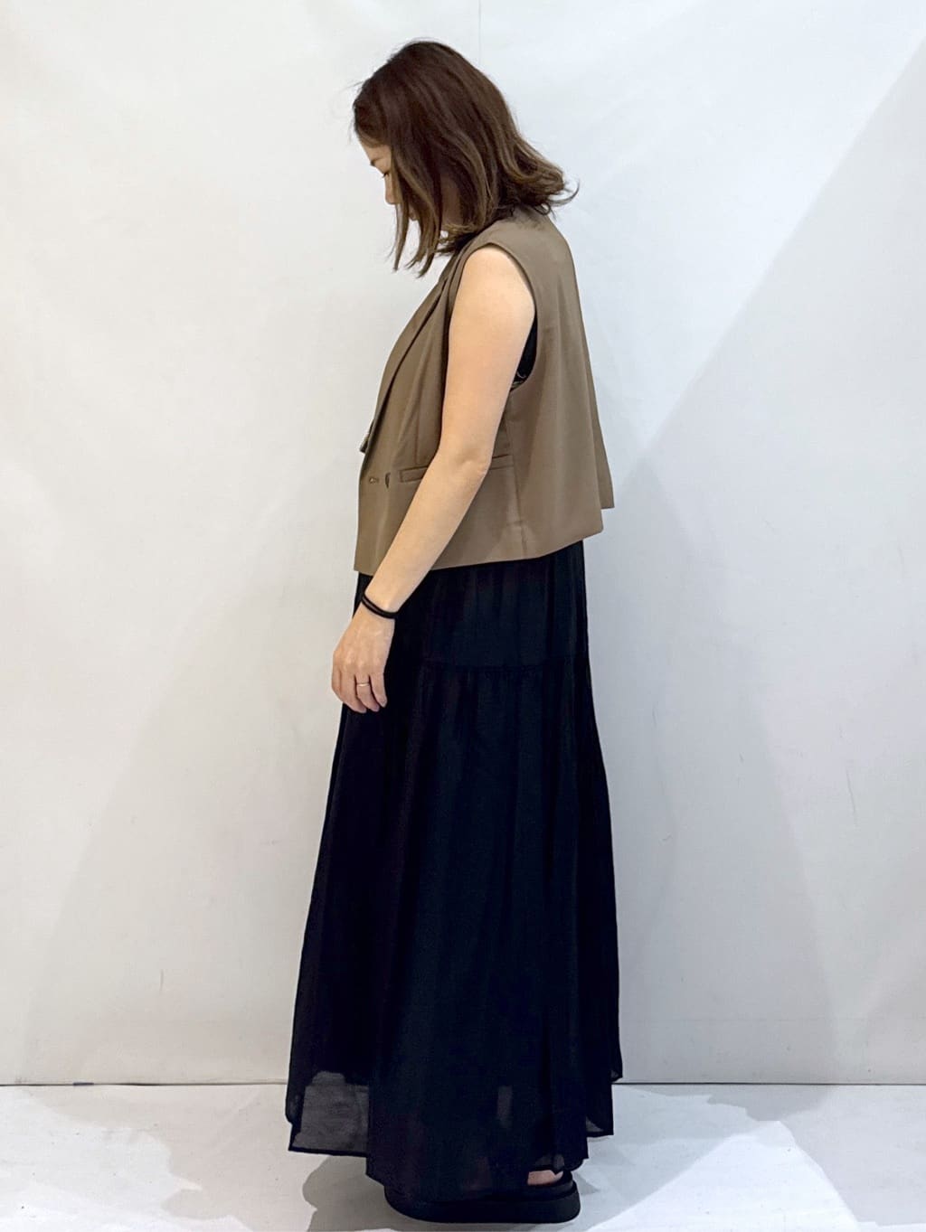 やすさんの「OPAQUE.CLIP｜ショートテーラードジレ【接触冷感／洗濯機洗い可】」を使ったコーディネート