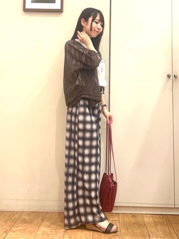 AIRIさんの「SHOO･LA･RUE｜【洗える/S-LL】季節の変わり目に 透かし柄が涼やか ジップブルゾン」を使ったコーディネート