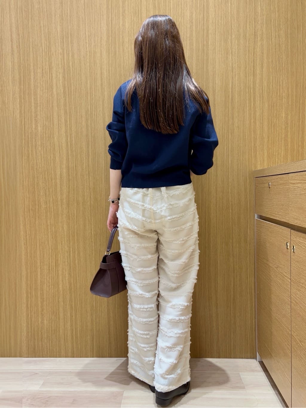 maiさんの「OPAQUE.CLIP｜衿付き変形ボタンニットカーディガン【洗濯機OK／抗ピル】」を使ったコーディネート