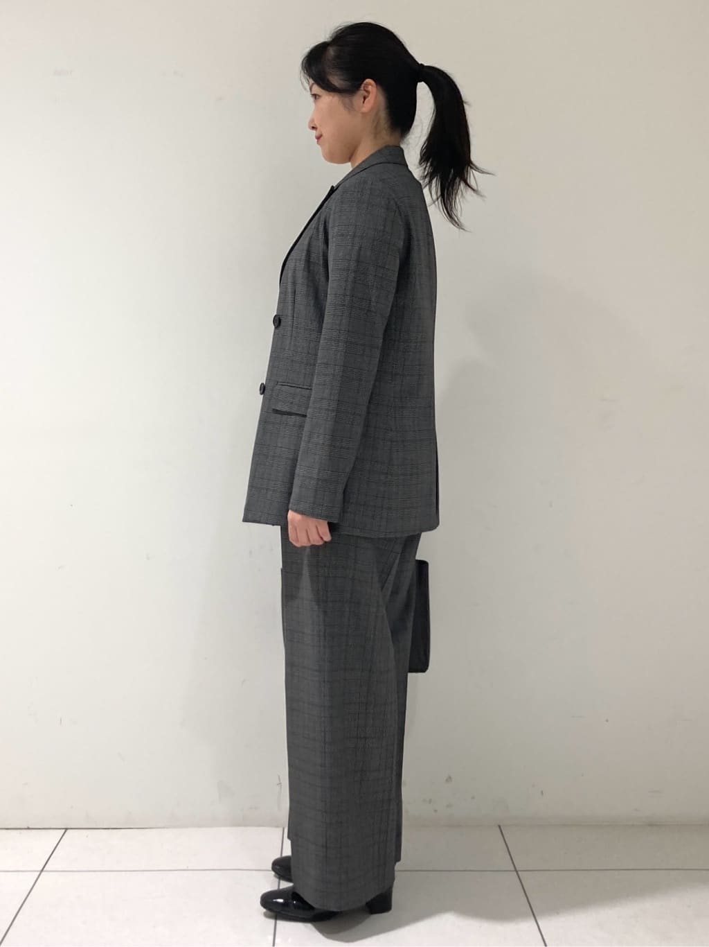 momokoさんの「INDIVI｜【洗える／オンオフ】チェック柄ダブルジャケット」を使ったコーディネート