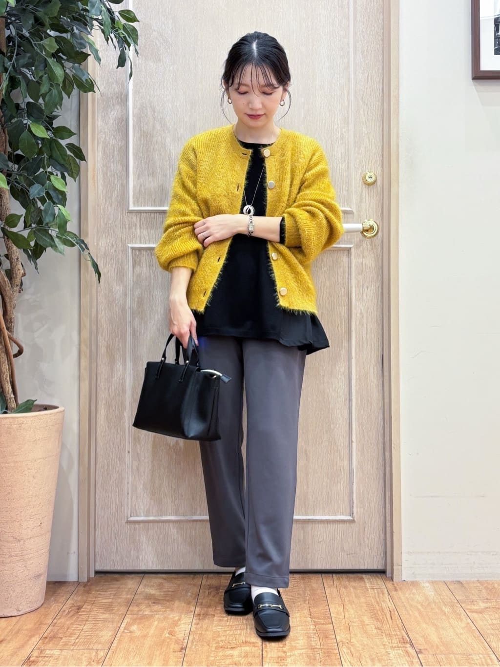 なみさんの「SHOO･LA･RUE｜【洗濯機可/S-LL/体型カバー】異素材きりかえ Aラインニット」を使ったコーディネート