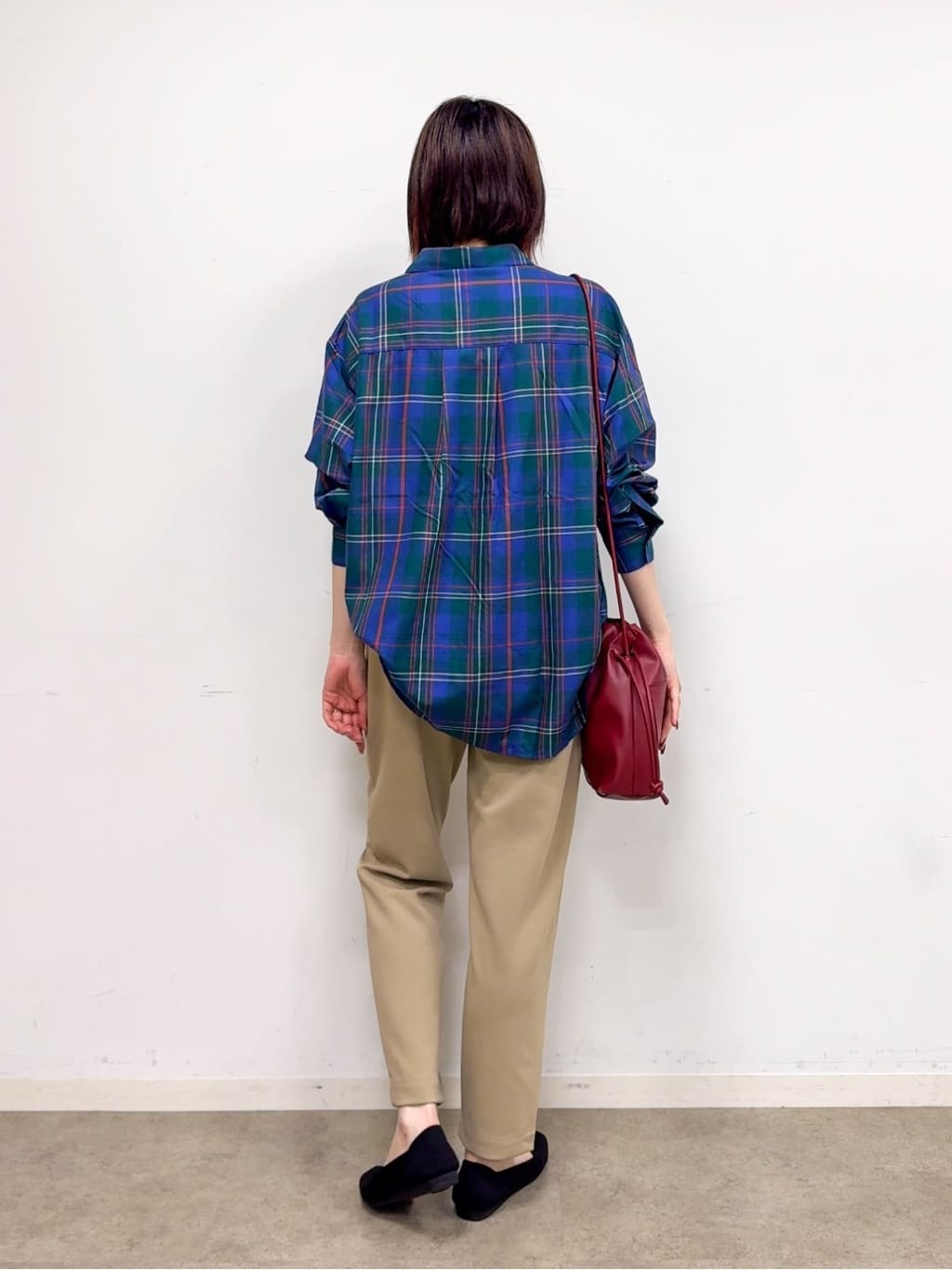𝐜𝐡𝐢𝐤𝐚さんの「SHOO･LA･RUE｜【洗濯機可/S-LL】程よい抜け感 大人のチェックシャツ」を使ったコーディネート
