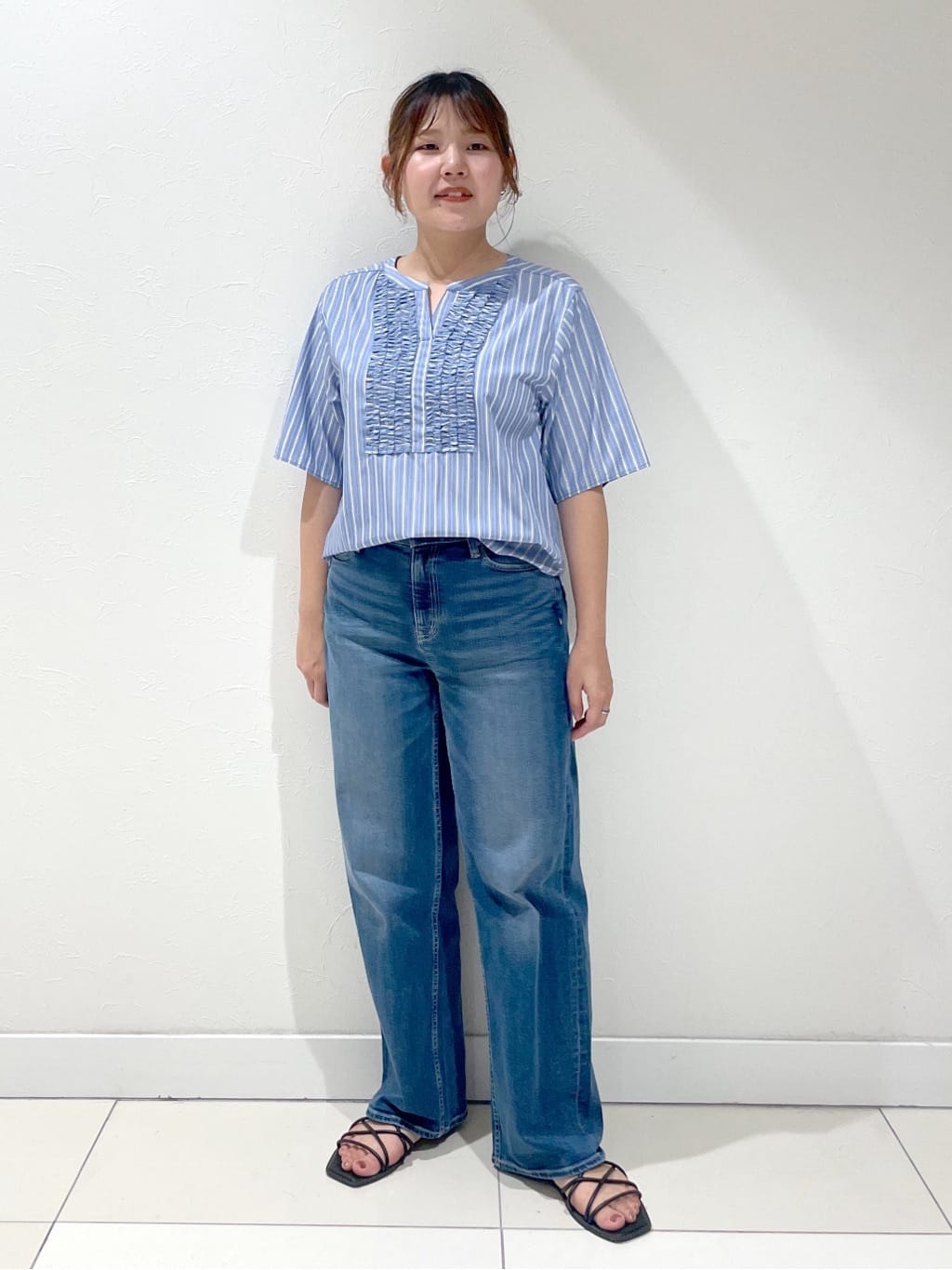 YUUKIさんの「INDIVI｜【洗える】胸元タックフリルブラウス」を使ったコーディネート