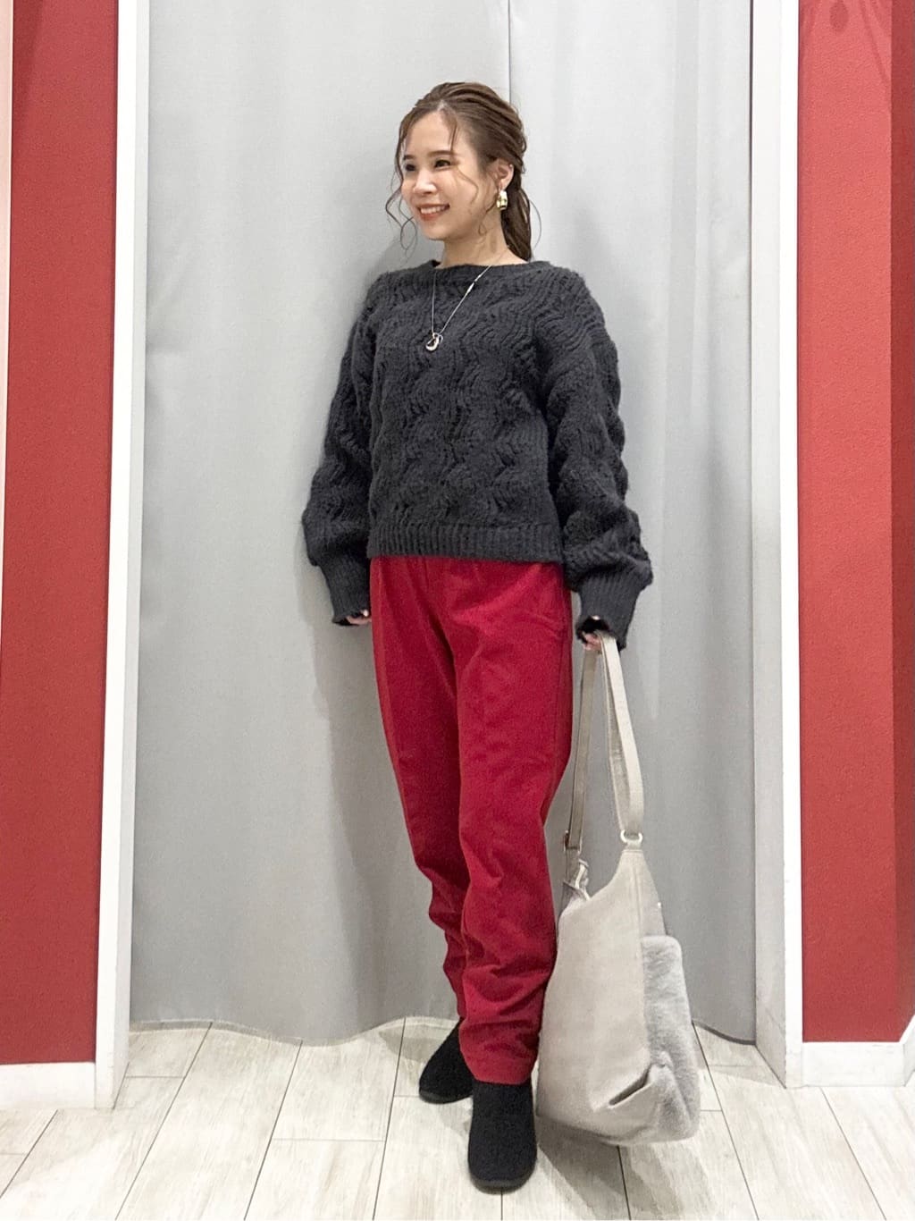 shioさんの「SHOO･LA･RUE｜【撥水/洗える】ショートフーディーダウン」を使ったコーディネート