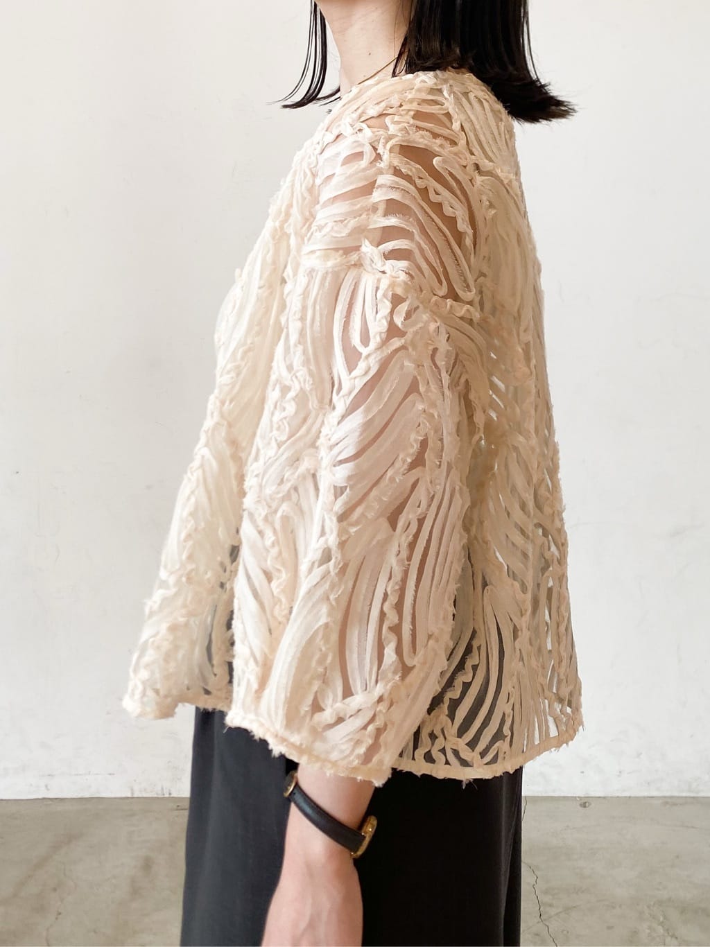 haruさんの「OPAQUE.CLIP｜シアー刺繍レース前開きブラウス【洗濯機洗い可】」を使ったコーディネート