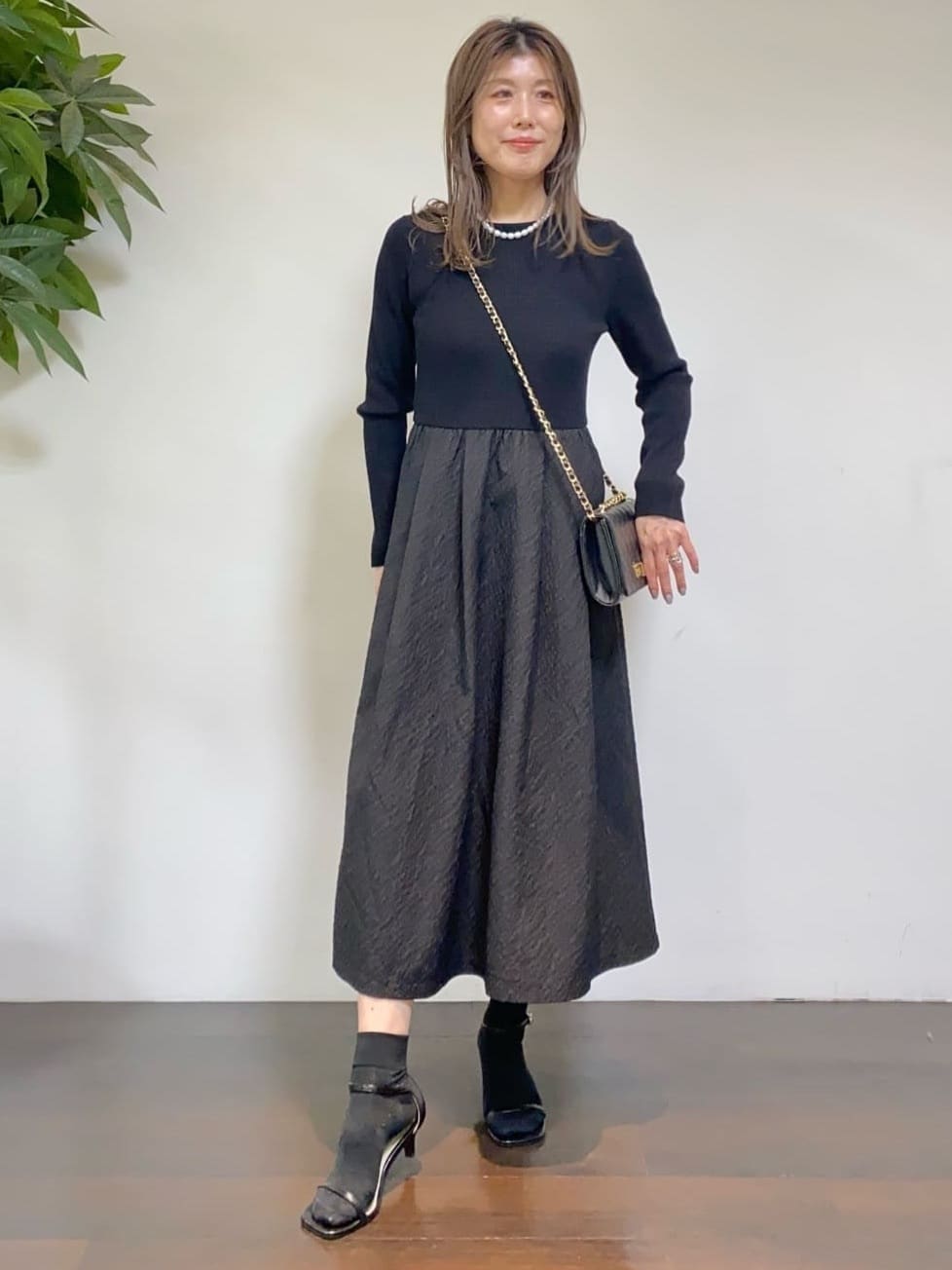 tomoさんの「UNTITLED｜【大人フェミニン/トレンド】ニット&times;ジャカード ドッキングワンピース」を使ったコーディネート