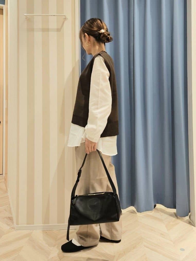 Ikumiさんの「SHOO･LA･RUE｜【S-LL/2点セット】着回し自在 ニットベスト＋フレアブラウス」を使ったコーディネート