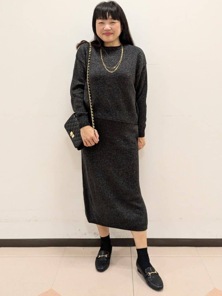 ともさんの「UNTITLED｜【セットアップ可/ウエストゴム】ラメニットナロースカート」を使ったコーディネート