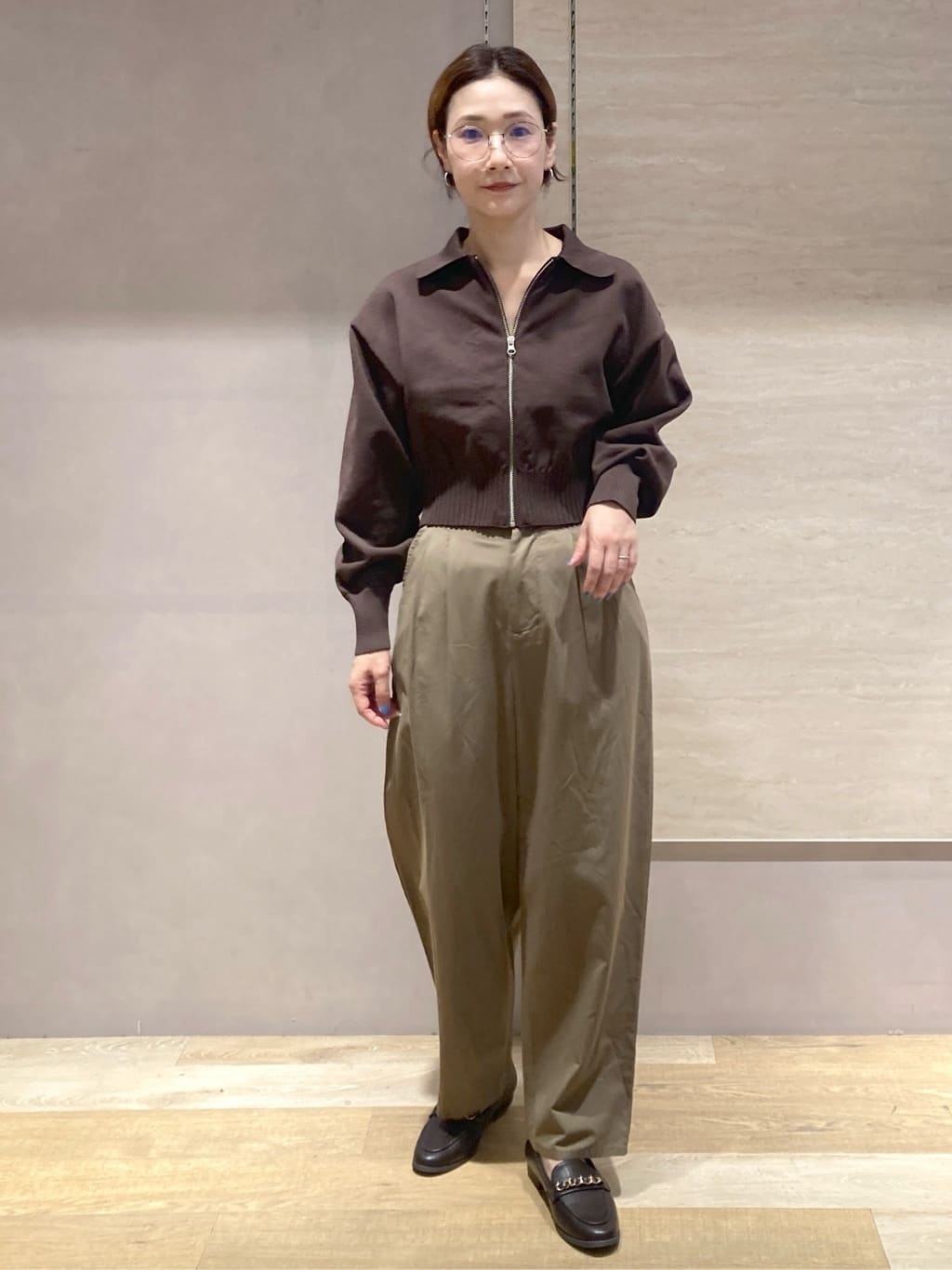 たけねぇさんの「OPAQUE.CLIP｜カーブタックパンツ【洗濯機洗い可】」を使ったコーディネート