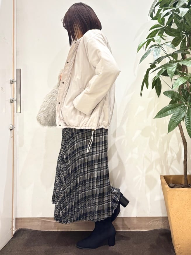 TOWAさんの「SHOO･LA･RUE｜【絶妙なゆるピタ/洗濯機可】ちくちくしにくい リブハイネックやわらかニット」を使ったコーディネート