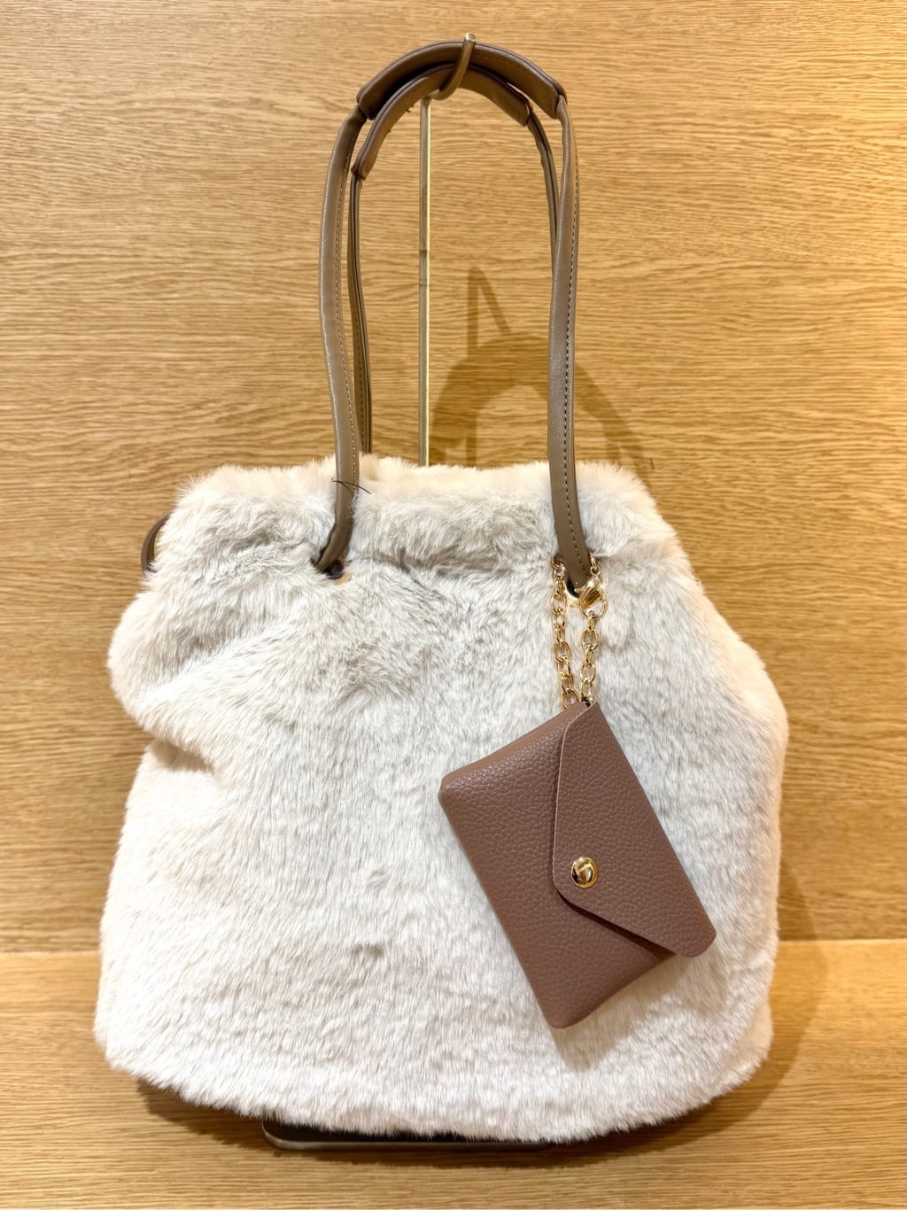 みーさんの「grove｜エコファーポーチ付き2WAYショルダー」を使ったコーディネート