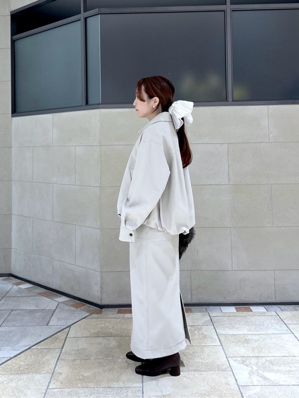 よねさんの「INDIVI｜ビッグシュシュ」を使ったコーディネート