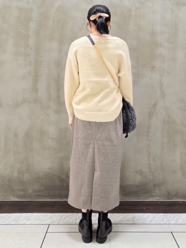 maiさんの「grove｜華やぎ冬ニット　ミニスパンコールフェザーニット」を使ったコーディネート