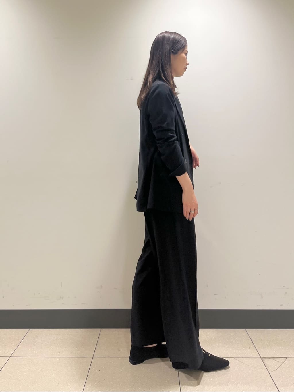 shokoさんの「INDIVI｜【秋映え柄/セットアップ可能】フラワーシフォンブラウス」を使ったコーディネート