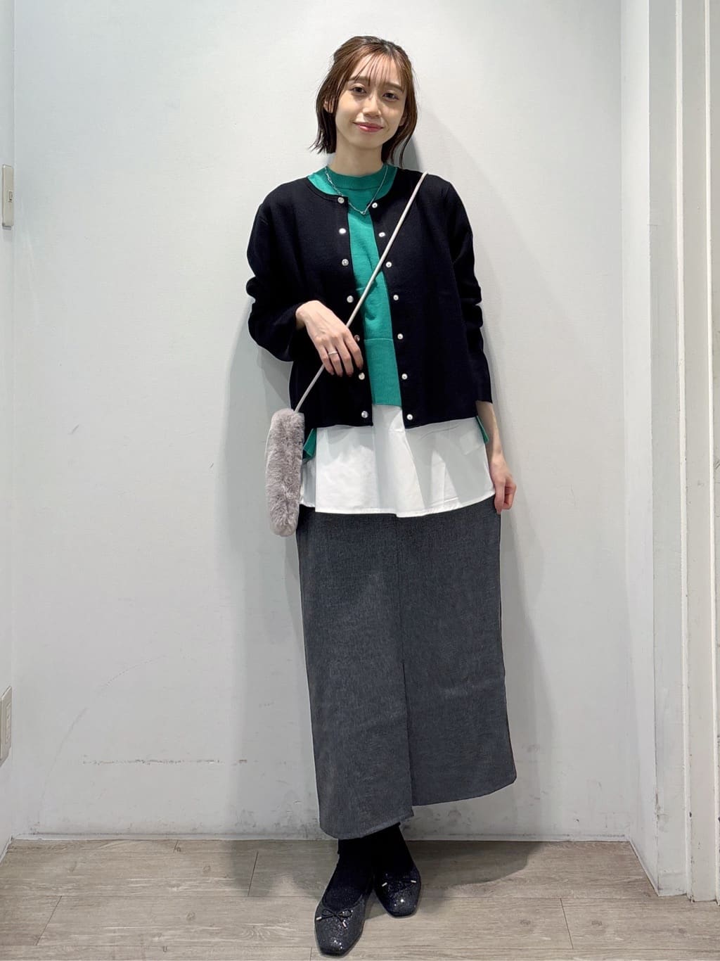 ぶまりんさんの「OPAQUE.CLIP｜《ツインセット》リラクシーサイドスリットニット&times;ドッキングタンク【洗濯機洗い可】」を使ったコーディネート