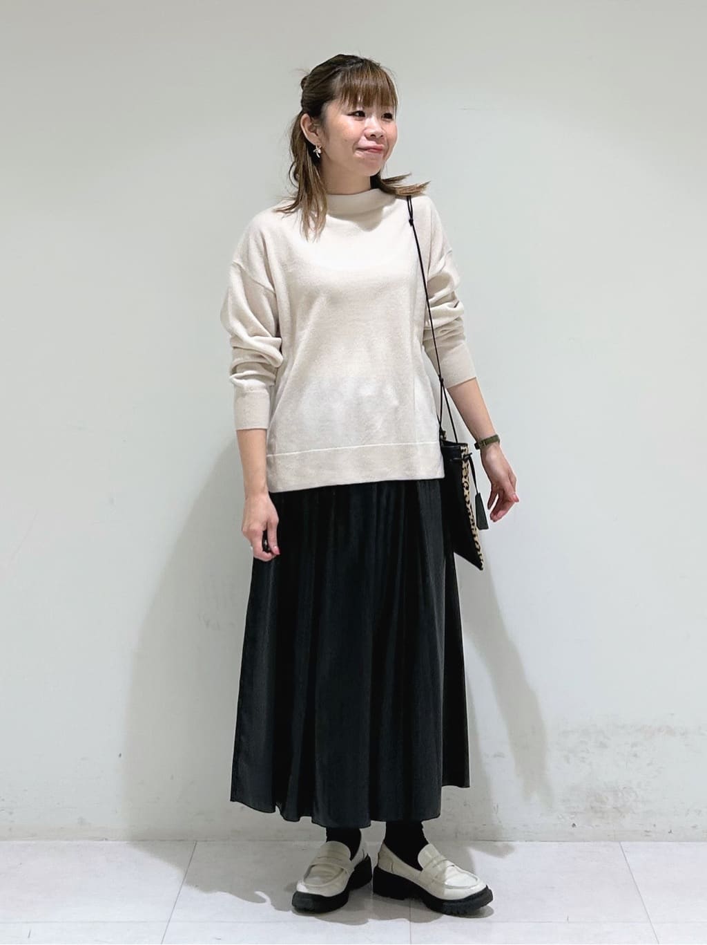tsuyuさんの「INDIVI｜【撥水／洗える／デザイン衿】ステッチレス ショートダウンコート」を使ったコーディネート