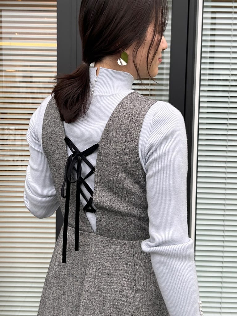 shinoさんの「Couture brooch｜【多機能・フェミニン】パール調リブニット」を使ったコーディネート