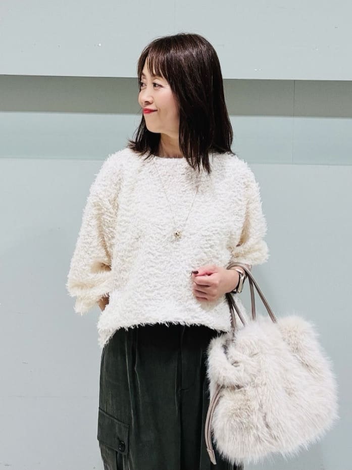 makiさんの「UNTITLED｜【大人きれいめ/ストレート/ワイド】キュプラカーゴパンツ」を使ったコーディネート