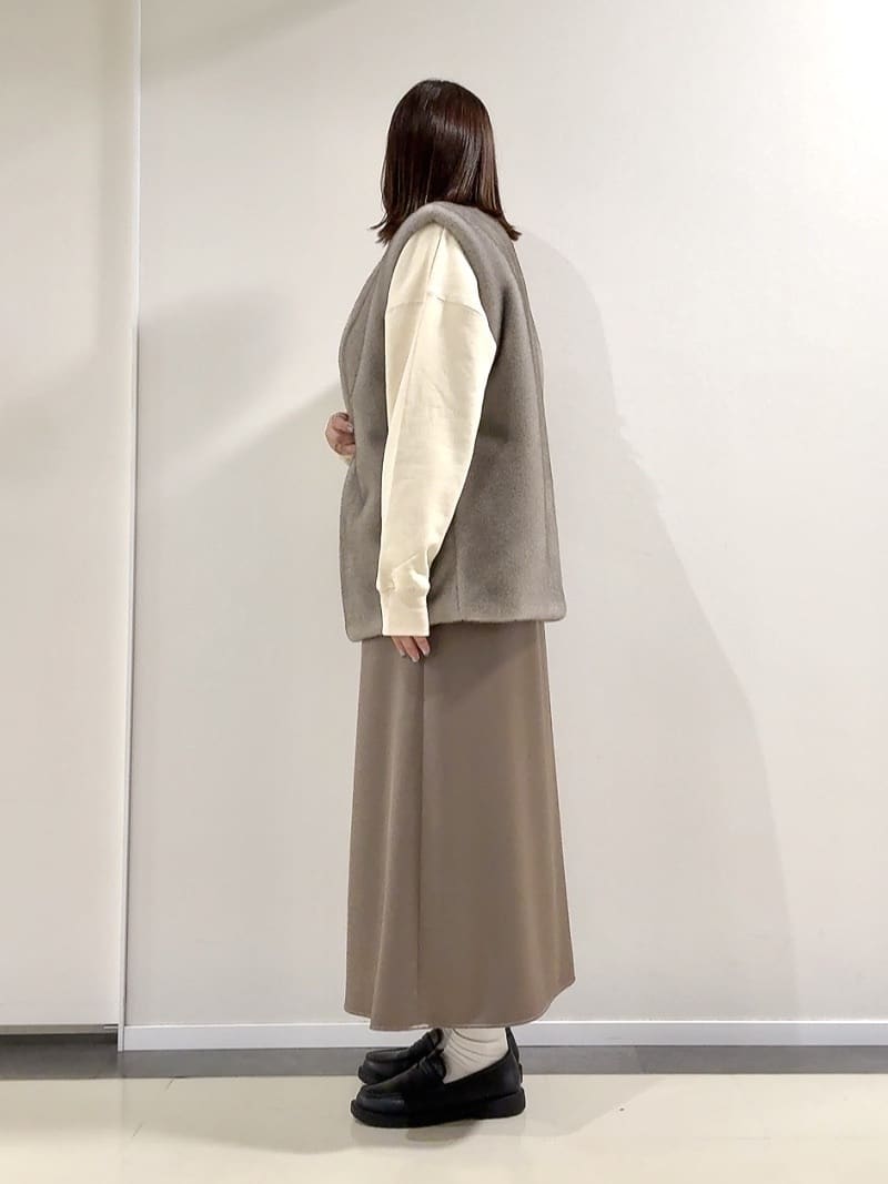 YUIさんの「UNTITLED｜【トレンド/ジレ】フェイクファーベスト」を使ったコーディネート