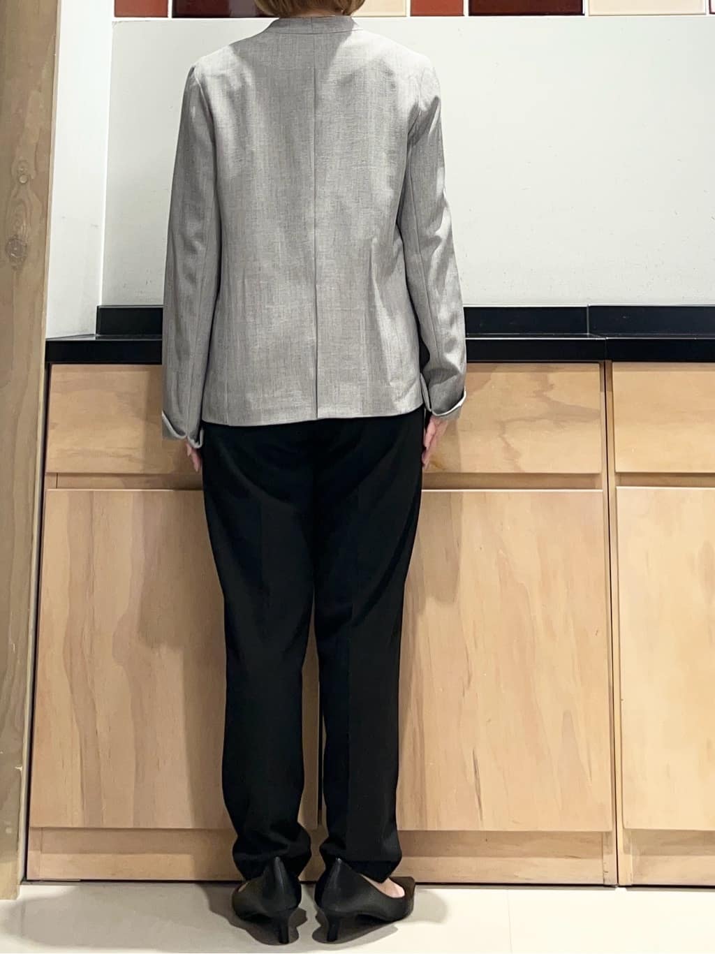 かのさんの「THE SHOP TK｜ビジネスノーカラージャケット【セットアップ可/洗える】/CAVIANシリーズ」を使ったコーディネート
