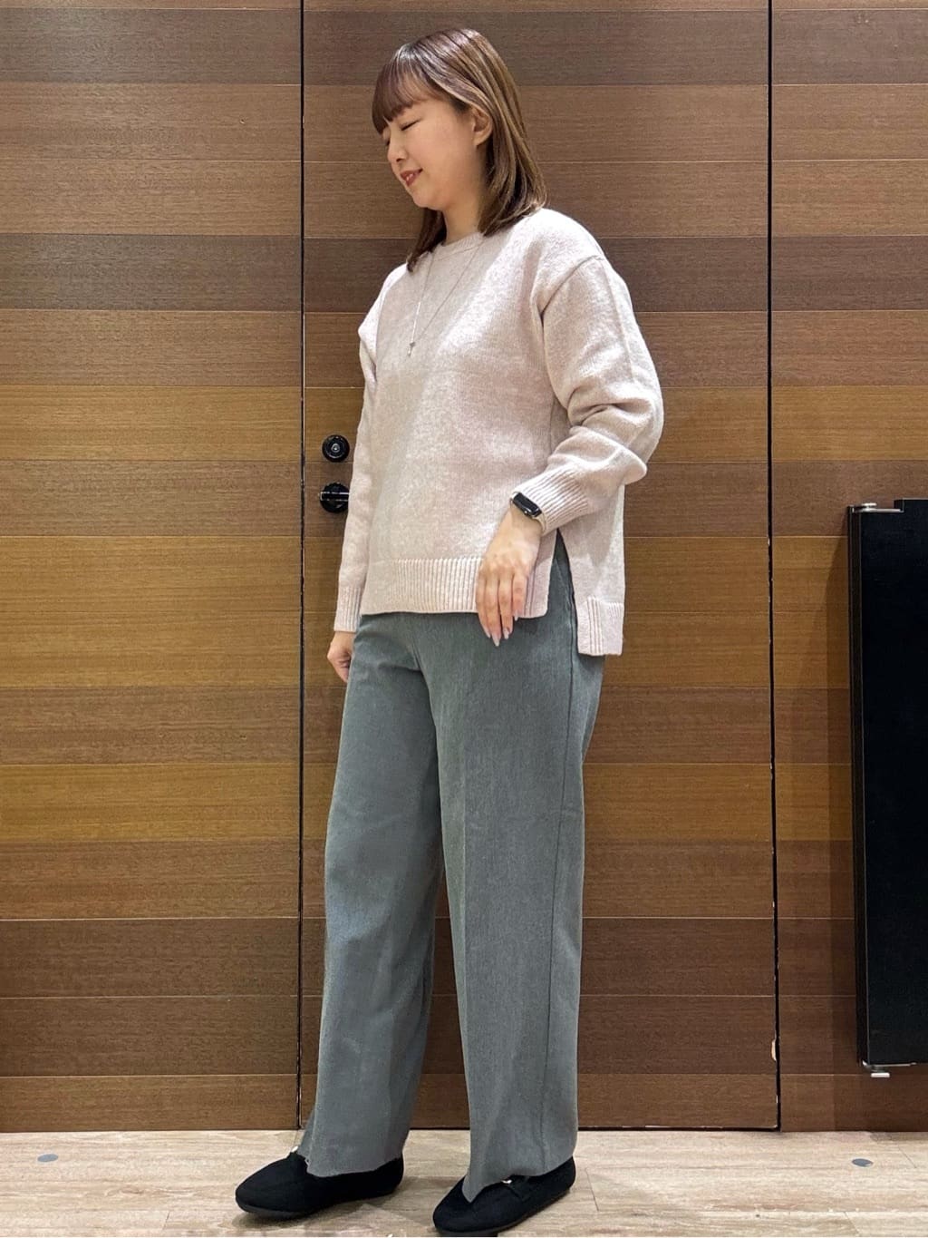 yumeさんの「OPAQUE.CLIP｜リラクシークルーネックニット【洗濯機OK】」を使ったコーディネート