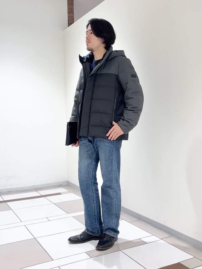 及川さんの「TAKEO KIKUCHI｜カラーコンビ ダウンブルゾン」を使ったコーディネート