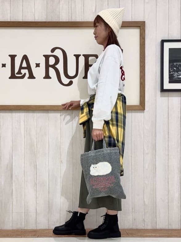 みきぽんさんの「SHOO･LA･RUE｜グラフィックアソート BIGロンT」を使ったコーディネート