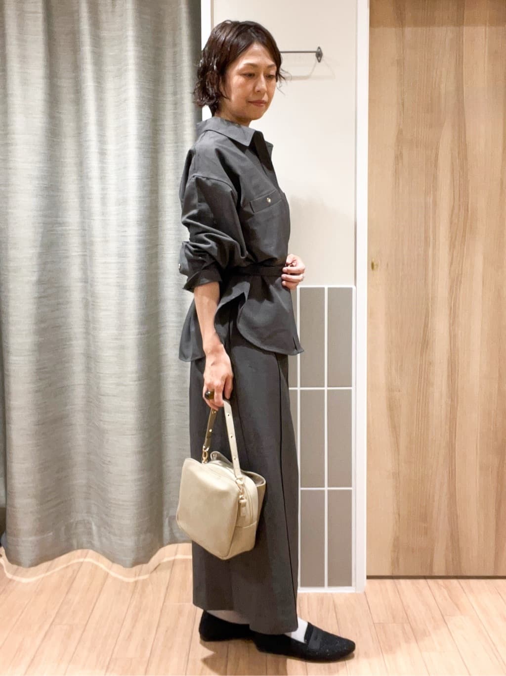 ヨッコさんの「grove｜【カセット服/選べる着丈】洗濯機で洗えるオーバーシャツ」を使ったコーディネート