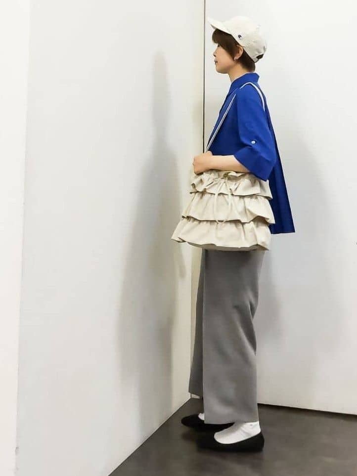 やまちゃんさんの「grove｜【2WAY】1枚でも羽織っても。使える大人のシャツスタイル」を使ったコーディネート
