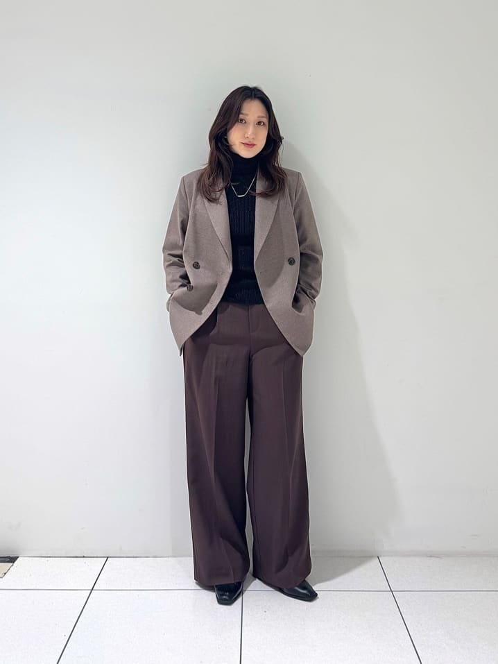 そんさんの「INDIVI｜Comfy SET UP｜イージーストレートワイドパンツ【セットアップ対応／通勤/カセット服】」を使ったコーディネート