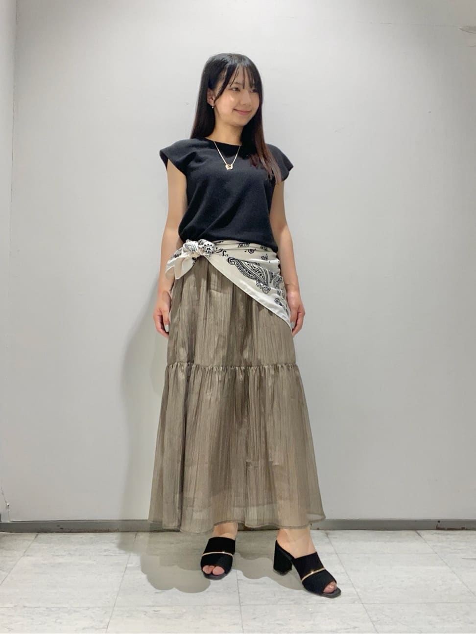 meiさんの「INDIVI｜【2点セット／着回し◎】ノースリーブ＆ティアードスカート カセット服」を使ったコーディネート