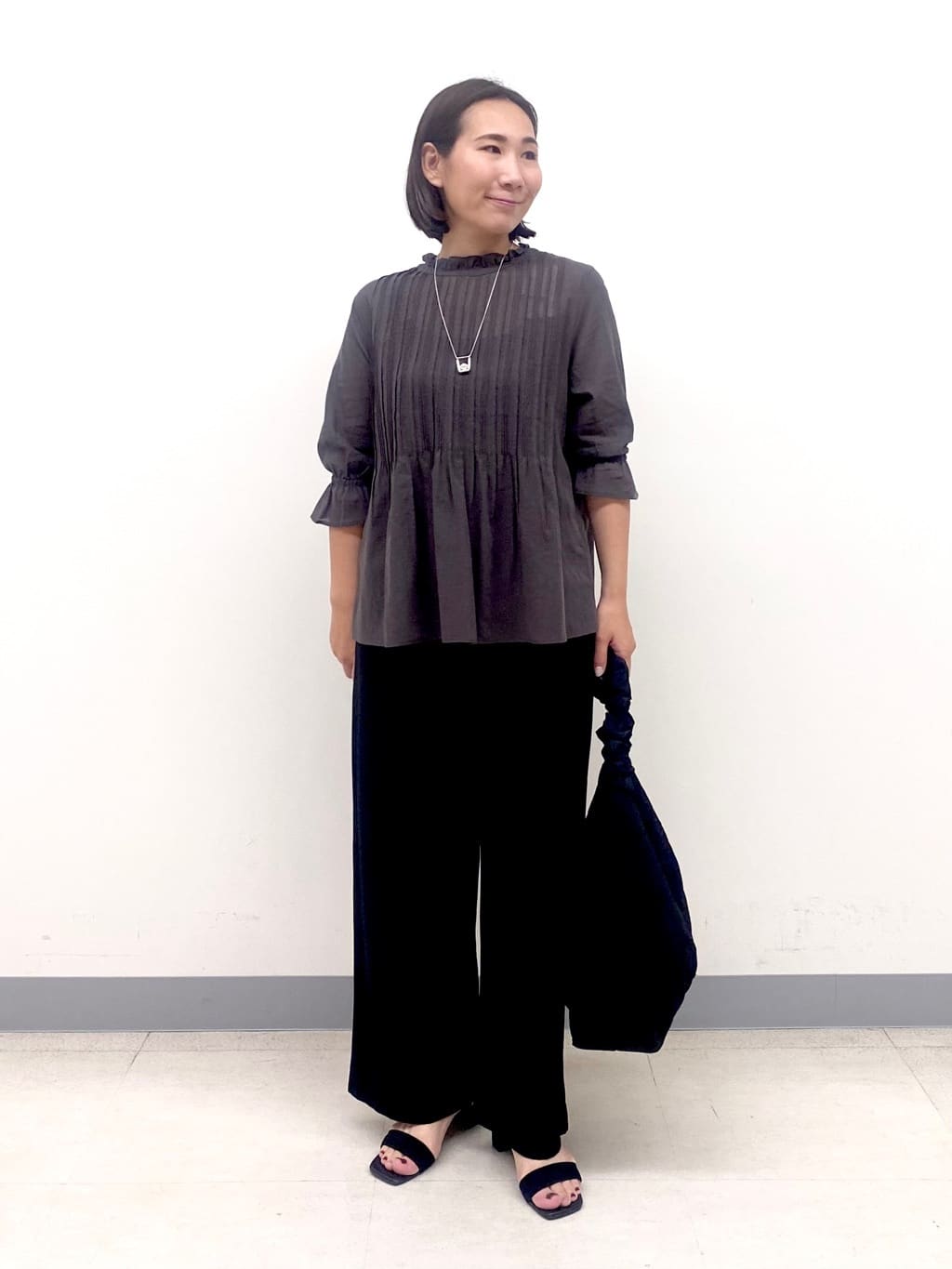 YUKARIさんの「INDIVI｜【UVケア／SETUP可能】エアリージョーゼット ワイドパンツ」を使ったコーディネート