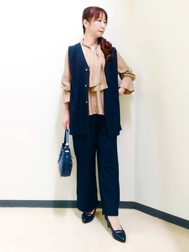 花さんの「Reflect｜【ウエスト総ゴム／セットアップ／単品使いOK◎】ベスト＋ストレートパンツセット」を使ったコーディネート