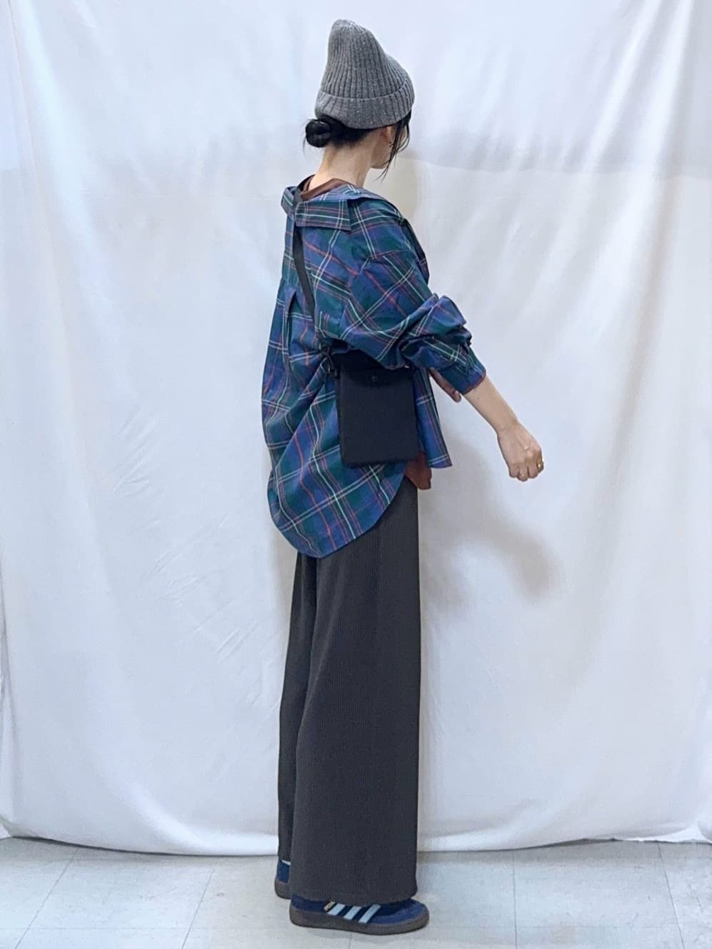 𝐇𝐢𝐫𝐨𝐦𝐢さんの「SHOO･LA･RUE｜【洗濯機可/S-LL】程よい抜け感 大人のチェックシャツ」を使ったコーディネート