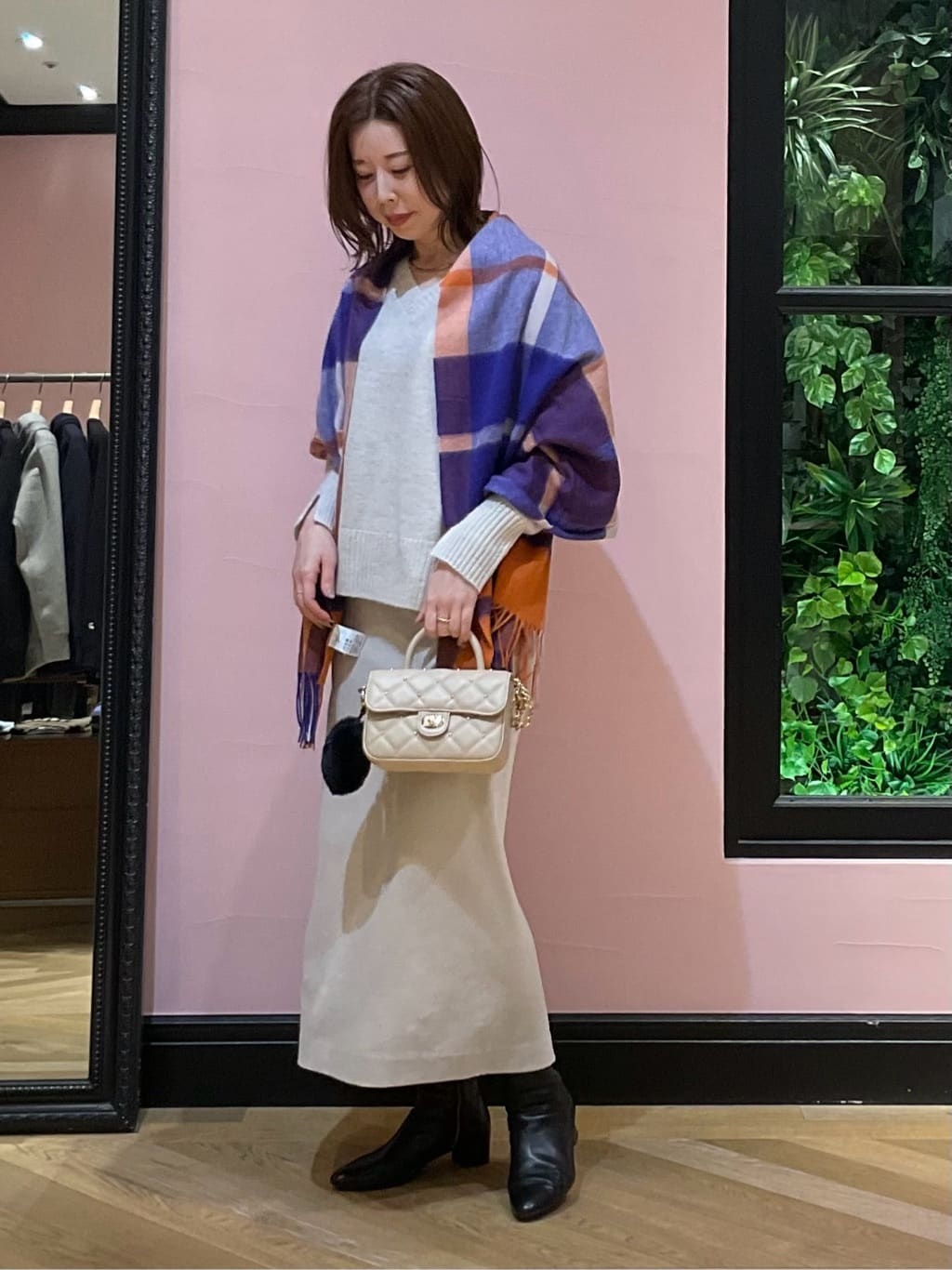 maruさんの「DRESSTERIOR｜アルパカブレンドVネックニット」を使ったコーディネート