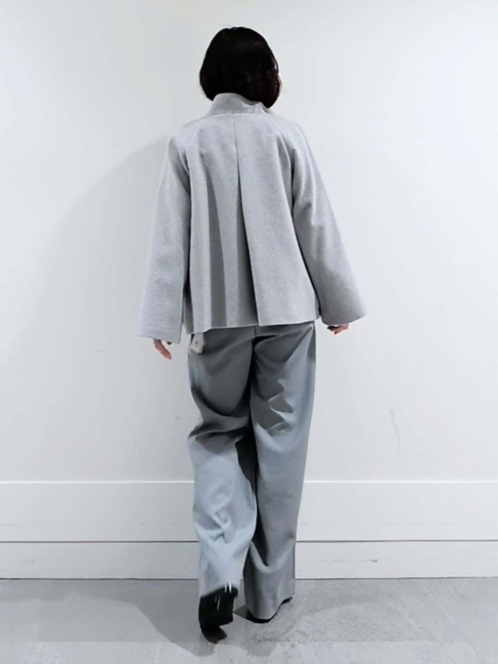 ミズタさんの「UNTITLED｜【着回しが効く／オンオフアウター】ウールショートコート」を使ったコーディネート