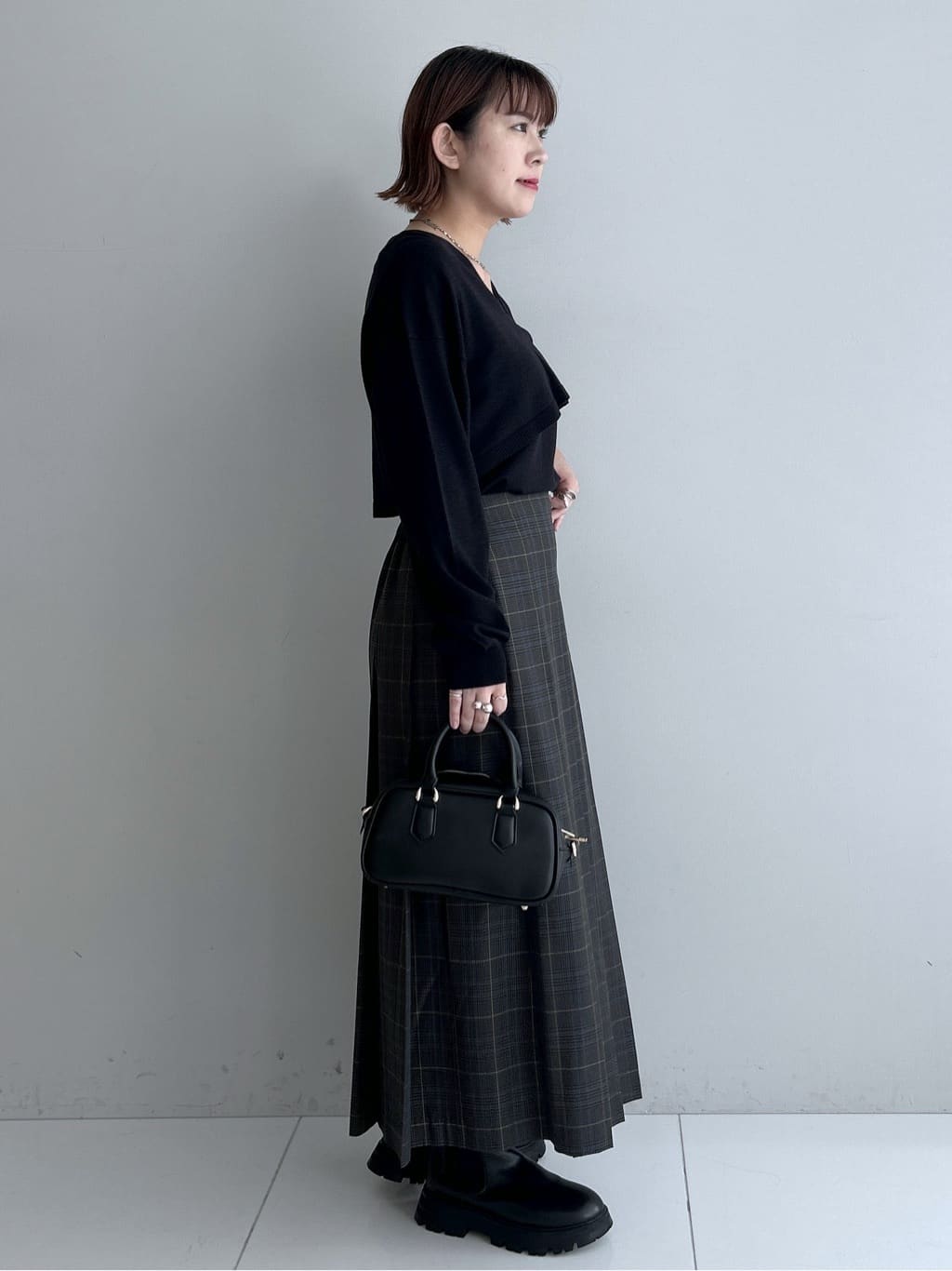 Hirokaさんの「Dessin｜【2点セット/3WAY/洗える】ノースリーブインナー付きVネックショート丈ニット」を使ったコーディネート