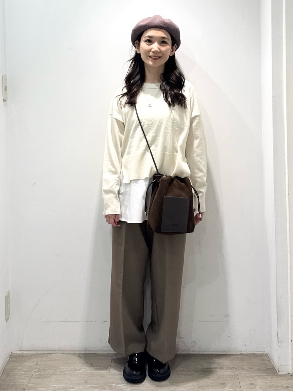 yuicciさんの「OPAQUE.CLIP｜《ツインセット》リラクシーサイドスリットニット&times;ドッキングタンク【洗濯機洗い可】」を使ったコーディネート