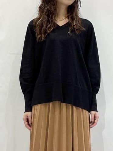 komaさんの「OPAQUE.CLIP｜リラクシーVネックニット【洗濯機洗OK】《6col》」を使ったコーディネート