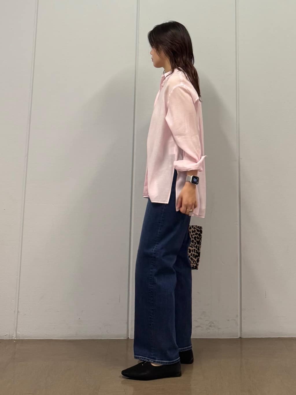 mizukiさんの「INDIVI｜【体型カバー／清涼感】シアーオーバーシャツ」を使ったコーディネート