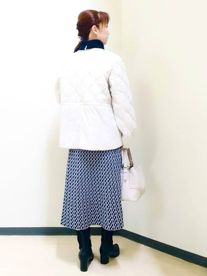 花さんの「Reflect｜【ほんのりラメ感◎】ふわふわフェザーヤーンハイネックニット」を使ったコーディネート
