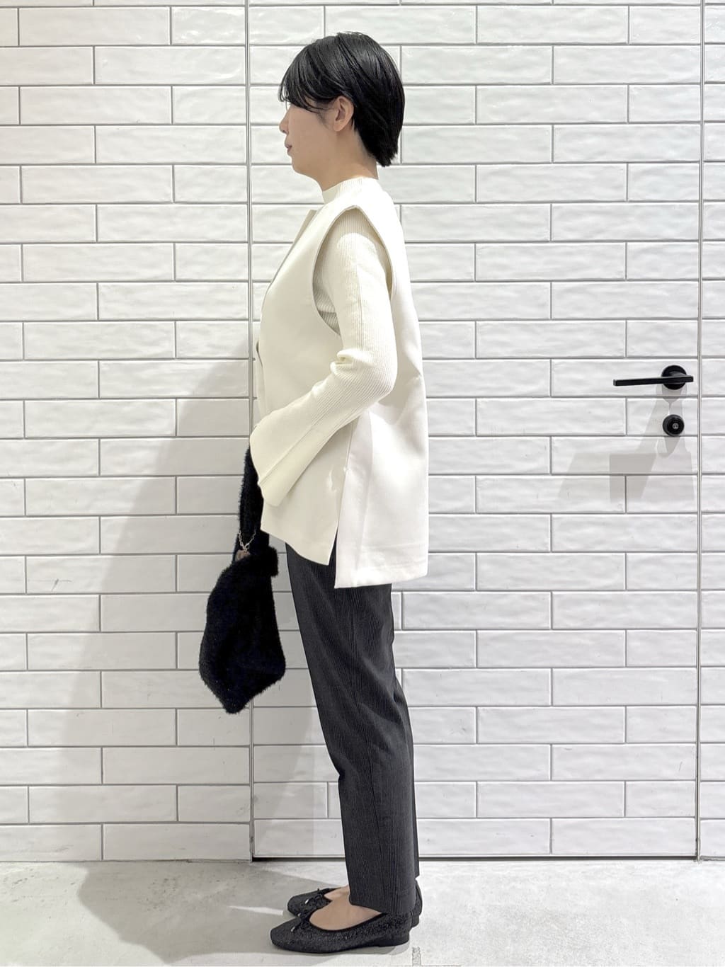 ayumiさんの「OPAQUE.CLIP｜《SS-LLサイズ》ハイストレッチイージースティックパンツ【洗濯機洗い可】」を使ったコーディネート