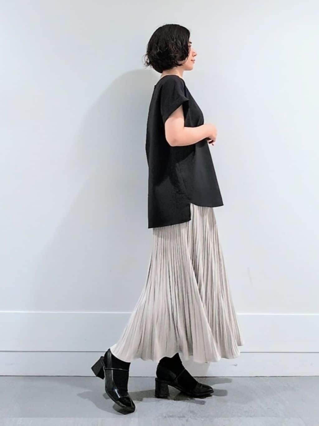 ミズタさんの「UNTITLED｜【セットアップ可/はっ水/通勤】リラククール 半袖ブラウス」を使ったコーディネート