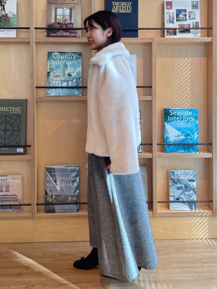 abeさんの「Couture brooch｜【ふわふわ・上品】ミンクフェイクファーアウター」を使ったコーディネート