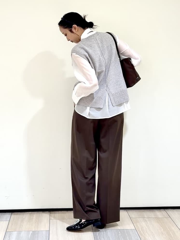 YUKAさんの「UNTITLED｜【重ね着レイヤードに】杢調ニットベスト」を使ったコーディネート