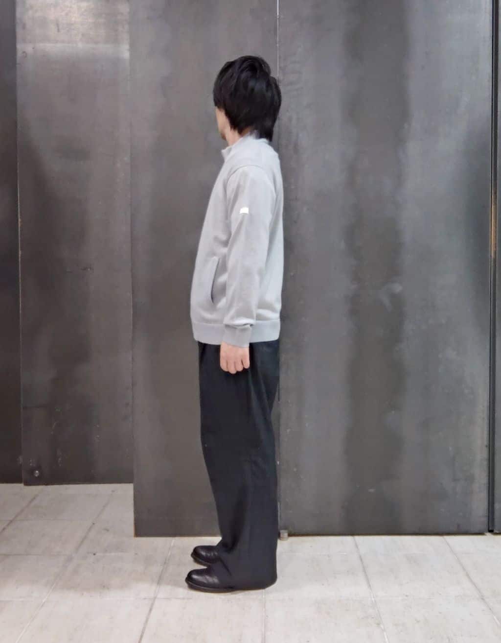 shiominさんの「TAKEO KIKUCHI｜アンチピリング ジップアップ ニット」を使ったコーディネート