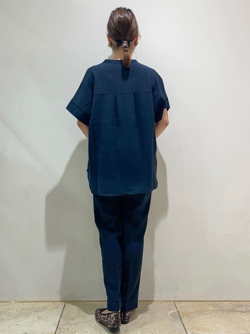 ともも。さんの「OPAQUE.CLIP｜《5色展開／SS-LLサイズ》スキッパー金ボタンブラウス／セットアップ対応【防シワ／ストレッチ／洗濯」を使ったコーディネート