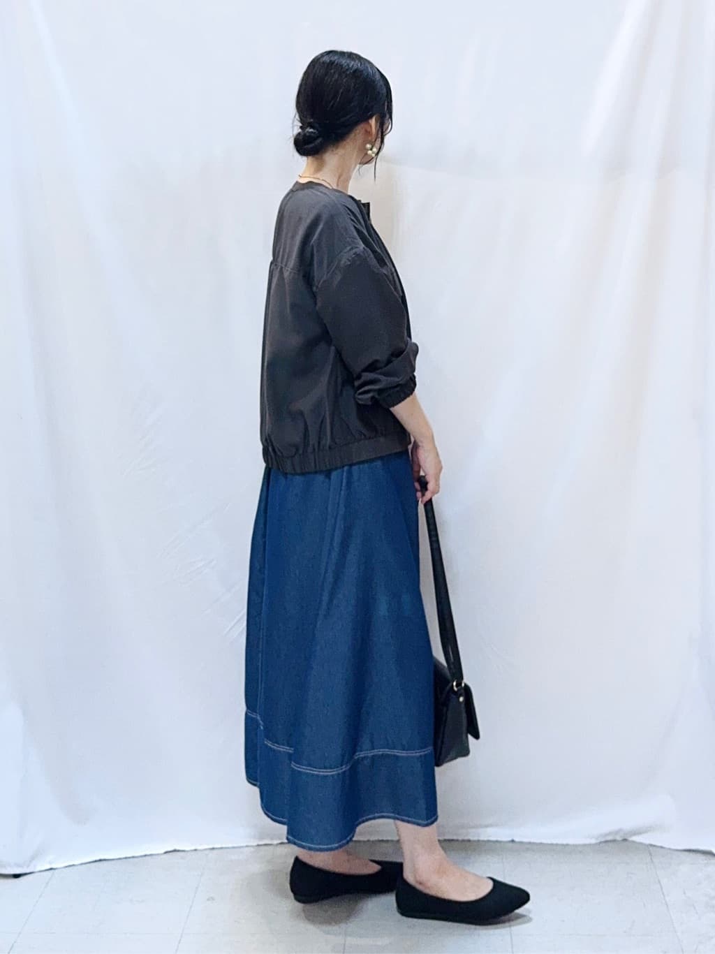 𝐇𝐢𝐫𝐨𝐦𝐢さんの「SHOO･LA･RUE｜【S-LL】寒暖差のある時期に 大人上品なシアーブルゾン」を使ったコーディネート